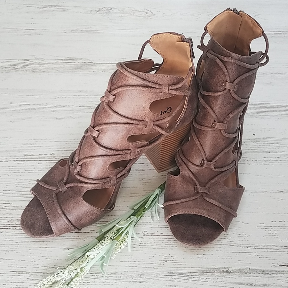 Qupid Block Heel Sandals w/Rope Detail